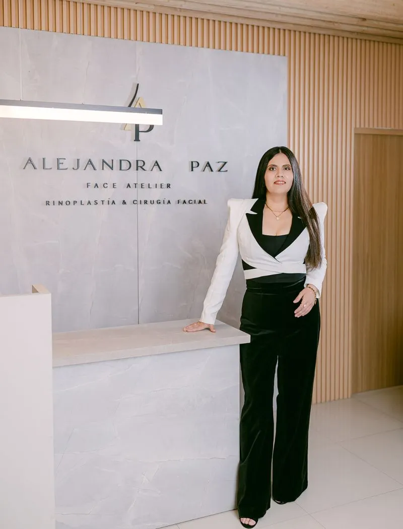 Dra. María Alejandra Urquiza Paz en consulta